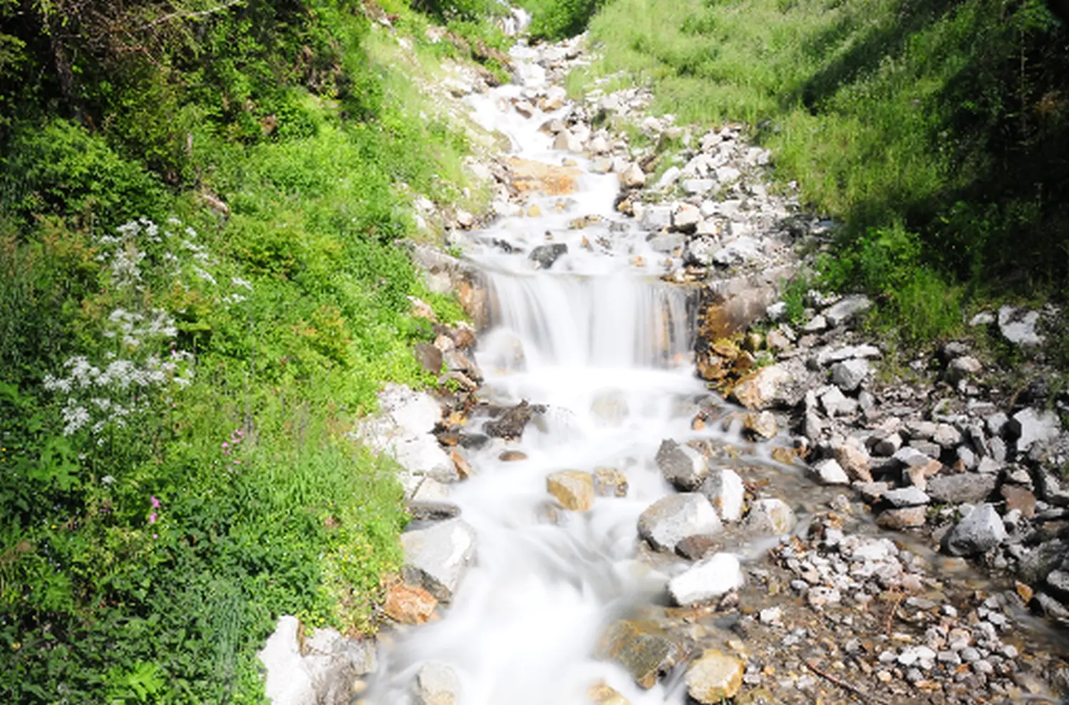 Wasser fließt von Appius GmbH